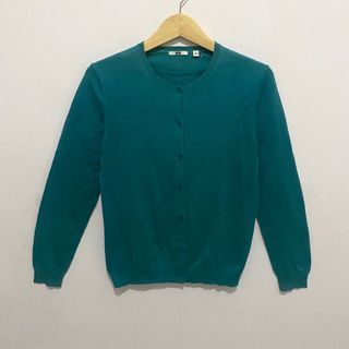 Cardigan Uniqlo Emerald size L bahan cotton adem tebal o neck