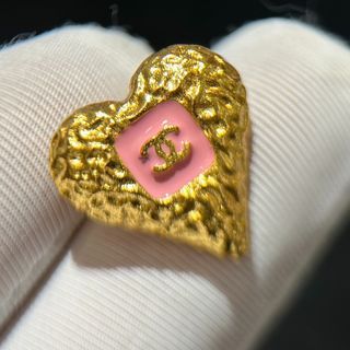 國際精品CHANEL 香奈兒金色熔岩愛心耳釘 代購服務