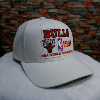 Chicago Bulls 6 Time Champions Starter Strapback Hat –
