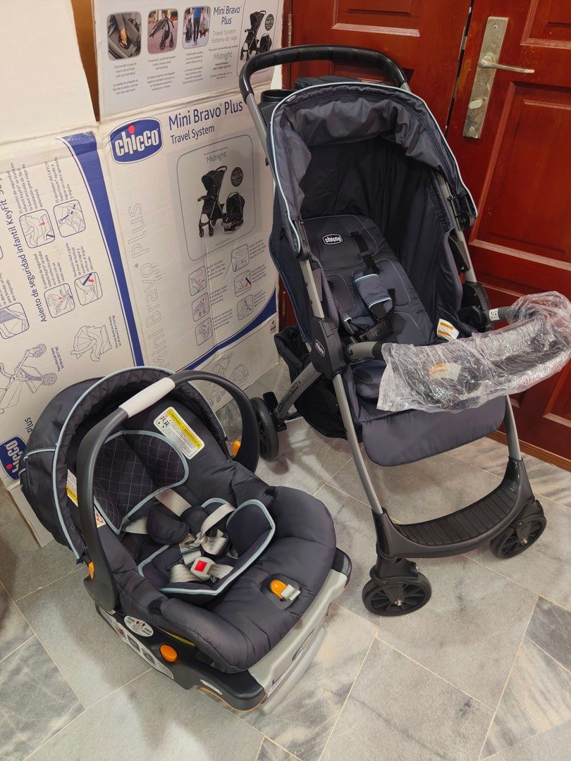 Chicco mini bravo plus travel hotsell system bombay