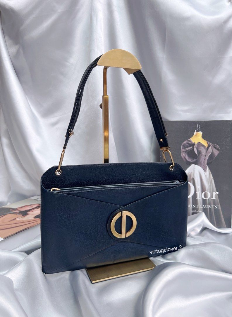 Cd logo bag store