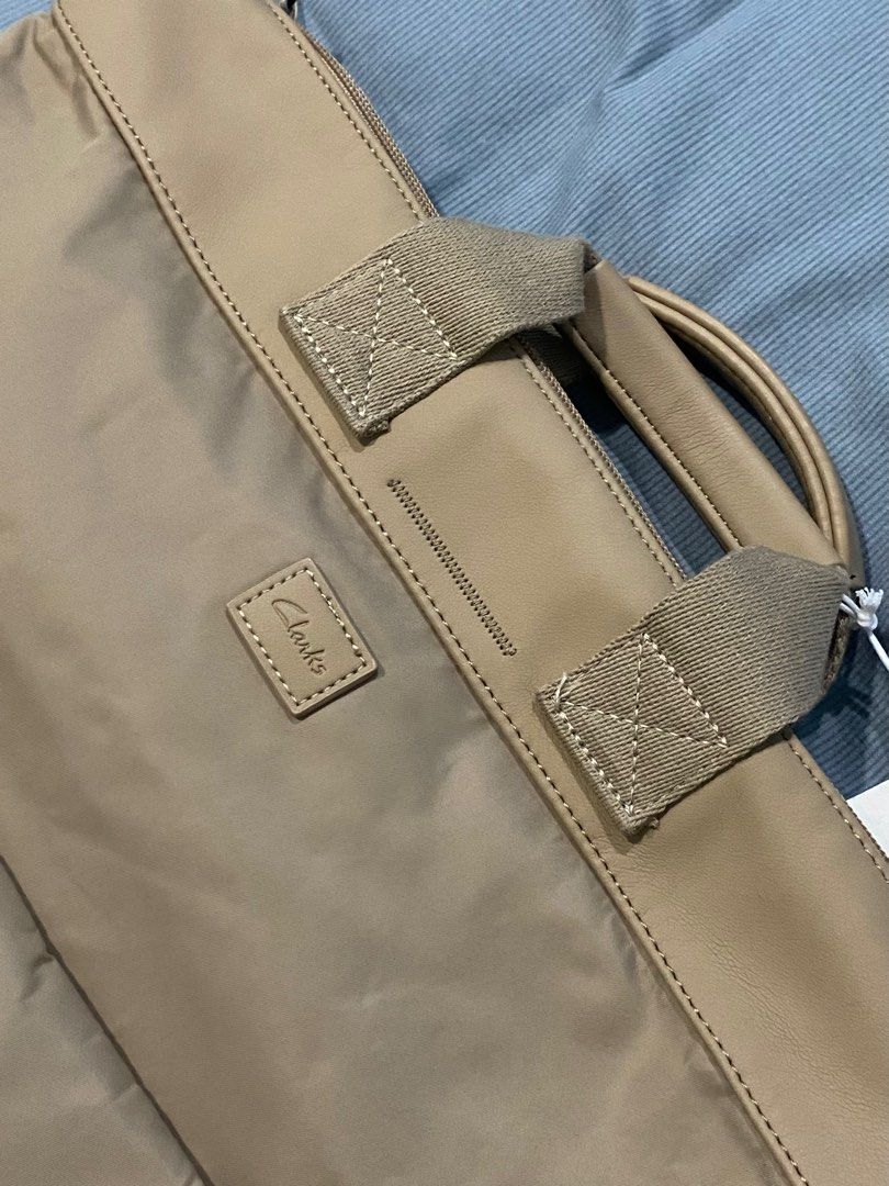 Clarks laptop bag store