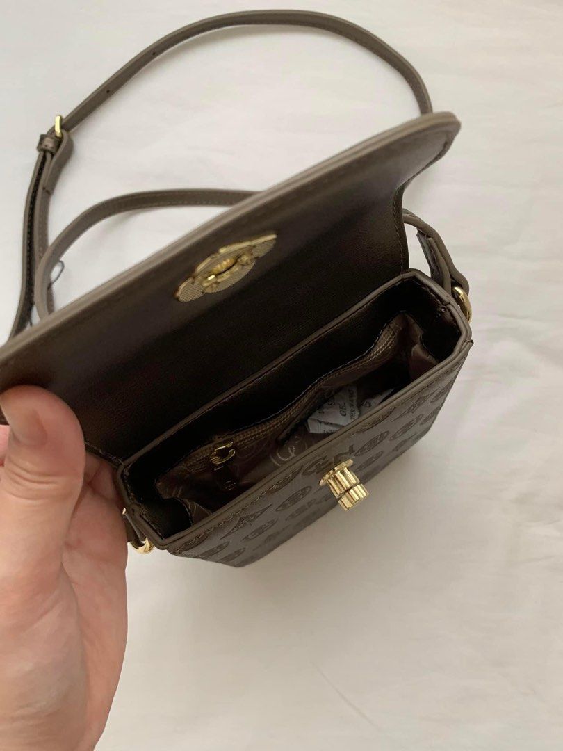 CLN Bag (new) (Category: Cross-body Bags) located in Makati City. Submitted by amorstewart (Listing ID 1257619260, Image 3). Description: Price is negotiable Size: 16.5cm x 13.5cm.
