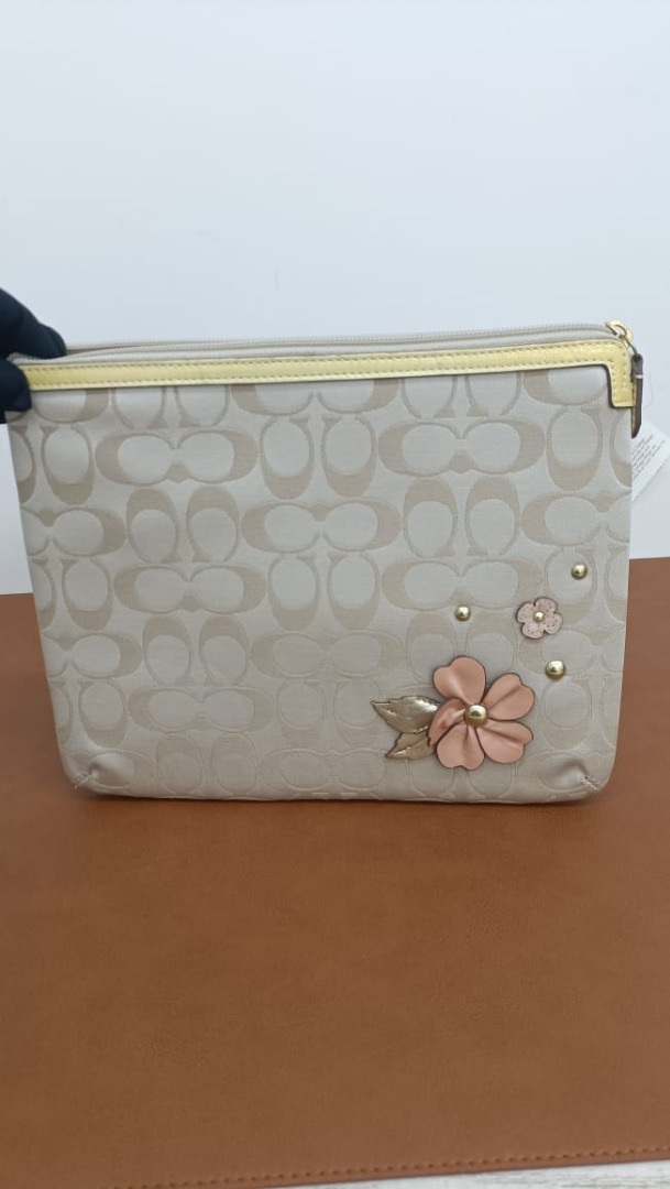 Coach flower clutch top
