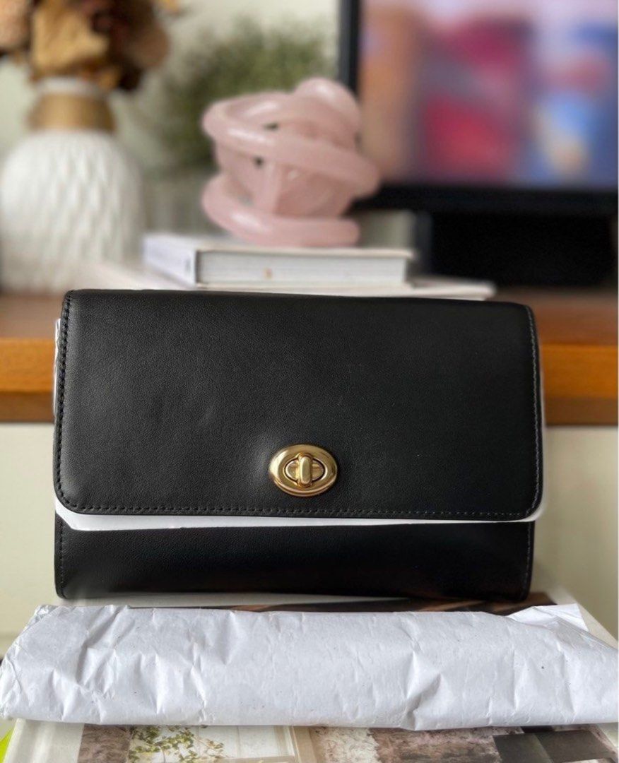 Wallet best sale bag coach