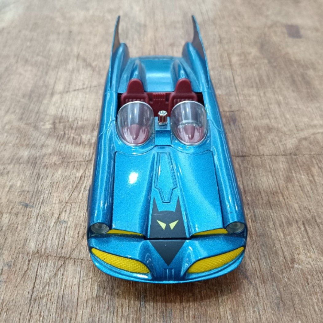 CORGI BATMAN BATMOBILE 1960 SCALE 1 24 DIECAST Hobbies Toys