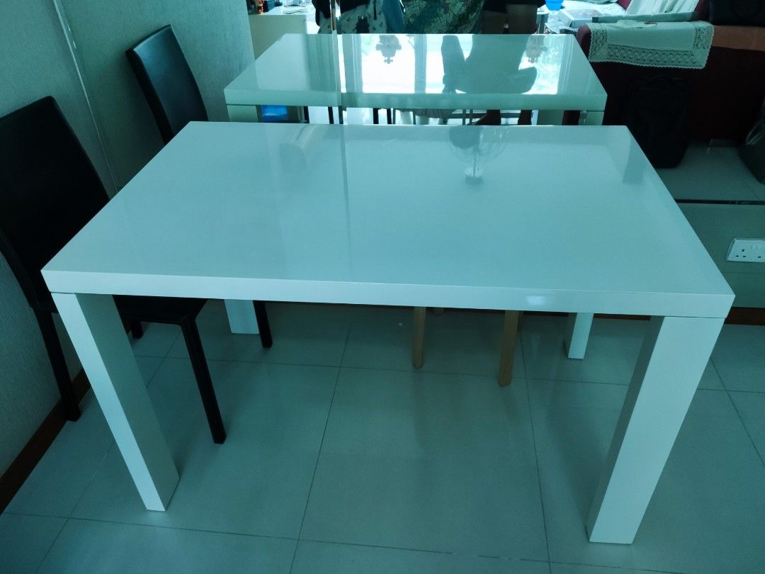 Dining Table (Category: Tables & Sets) located in Singapore. Submitted by weikimgoh (Listing ID 1257510356, Image 1). Description: self collect from 8 Joo Chiat Lane.