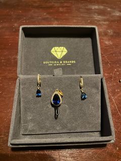 Earrings and pendant sapphire birthstone