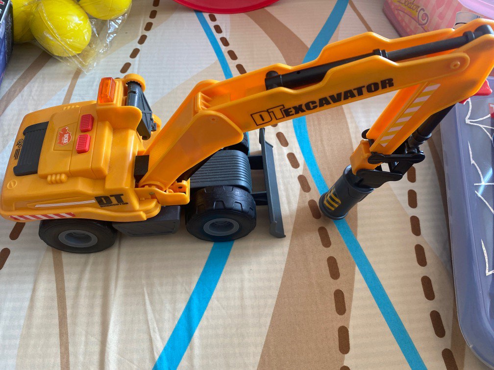 Excavator trucks, Hobbies & Toys, Toys & Games on Carousell