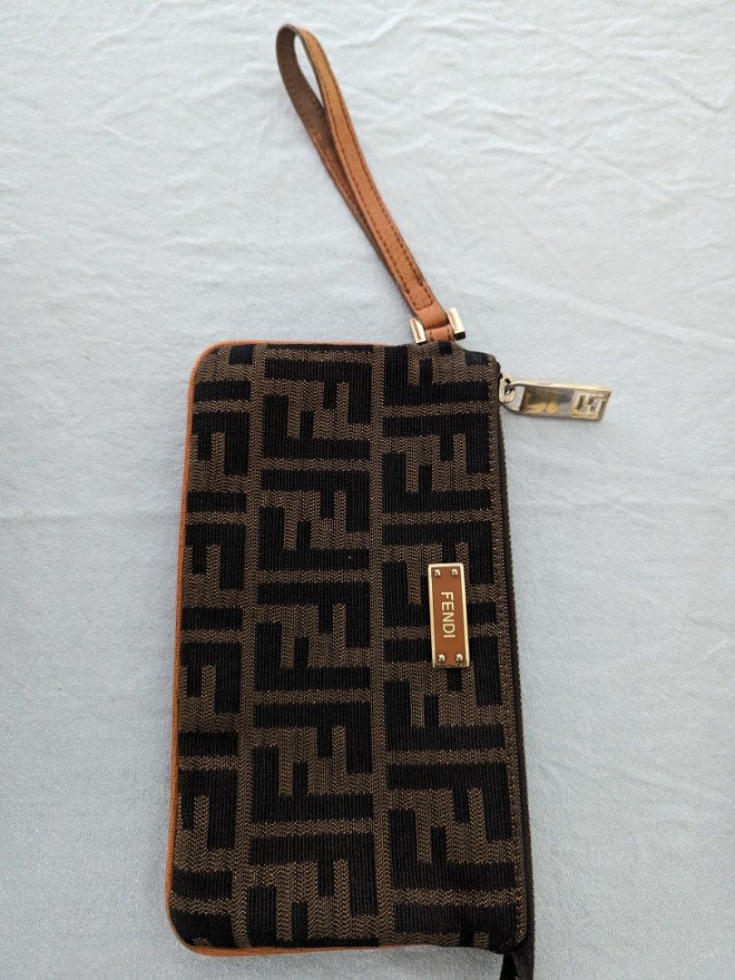 Fendi outlet wristlet wallet
