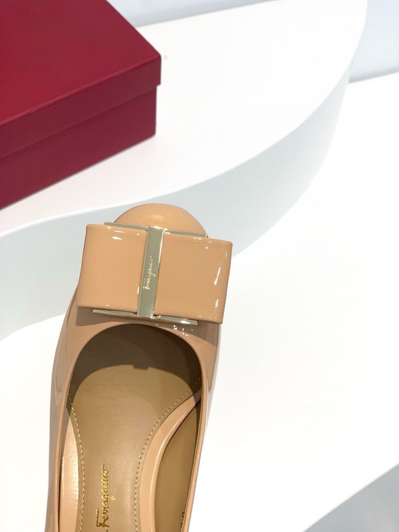 ferragamo vara heels