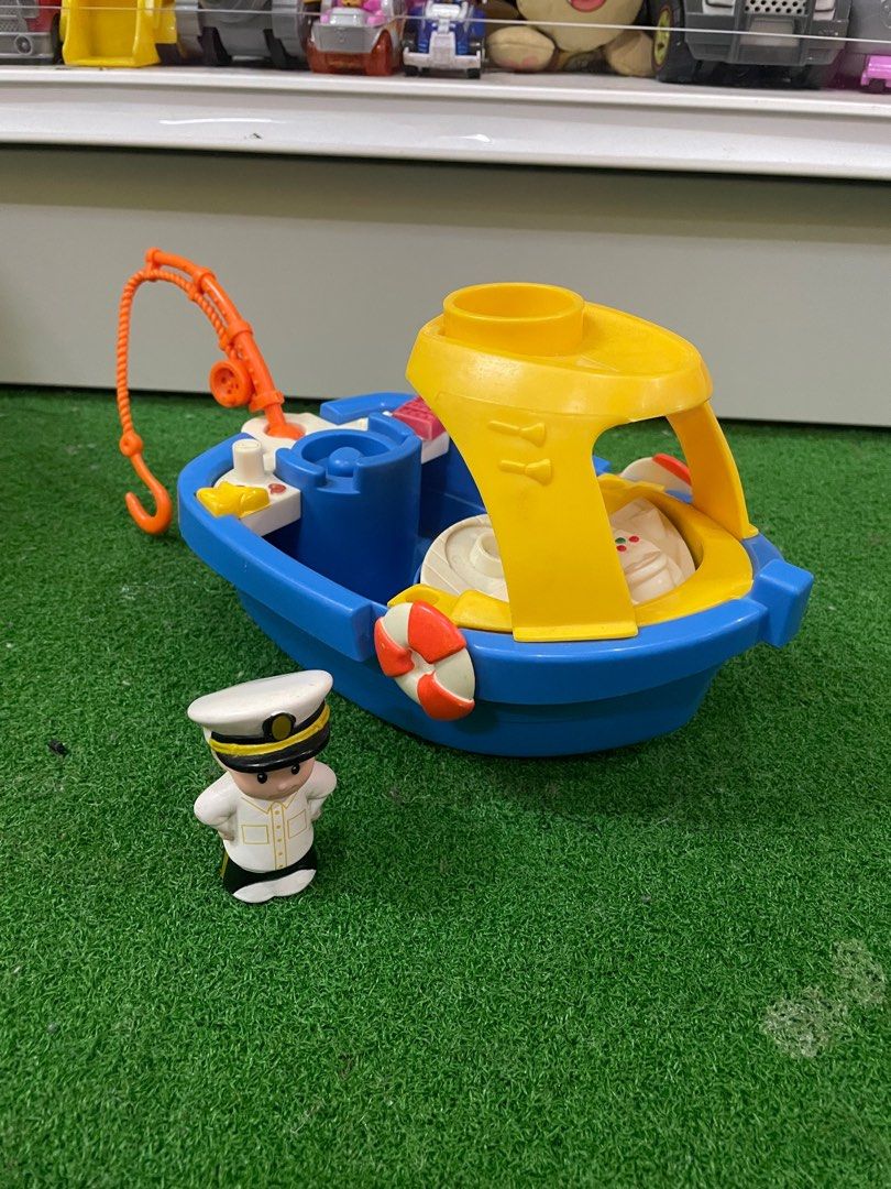 Fisher price little people boat, Hobbies & Toys, Toys & Games on