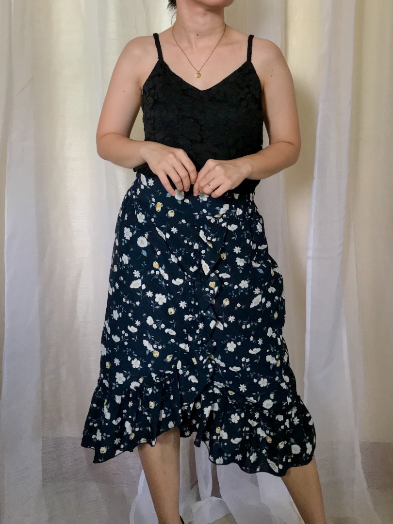 Floral Ruffled Skirt, Women's Fashion, Bottoms, Skirts on Carousell