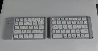 Folding bluetooth keyboard64160394732289110