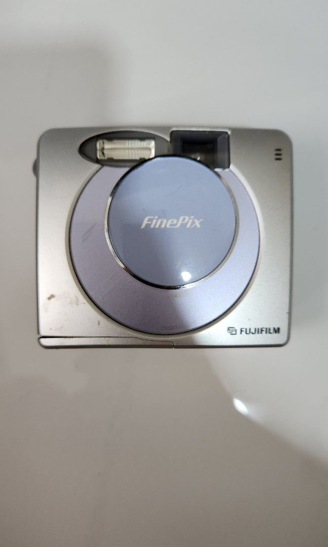 Fujifilm finepix 30i, Photography, Cameras on Carousell