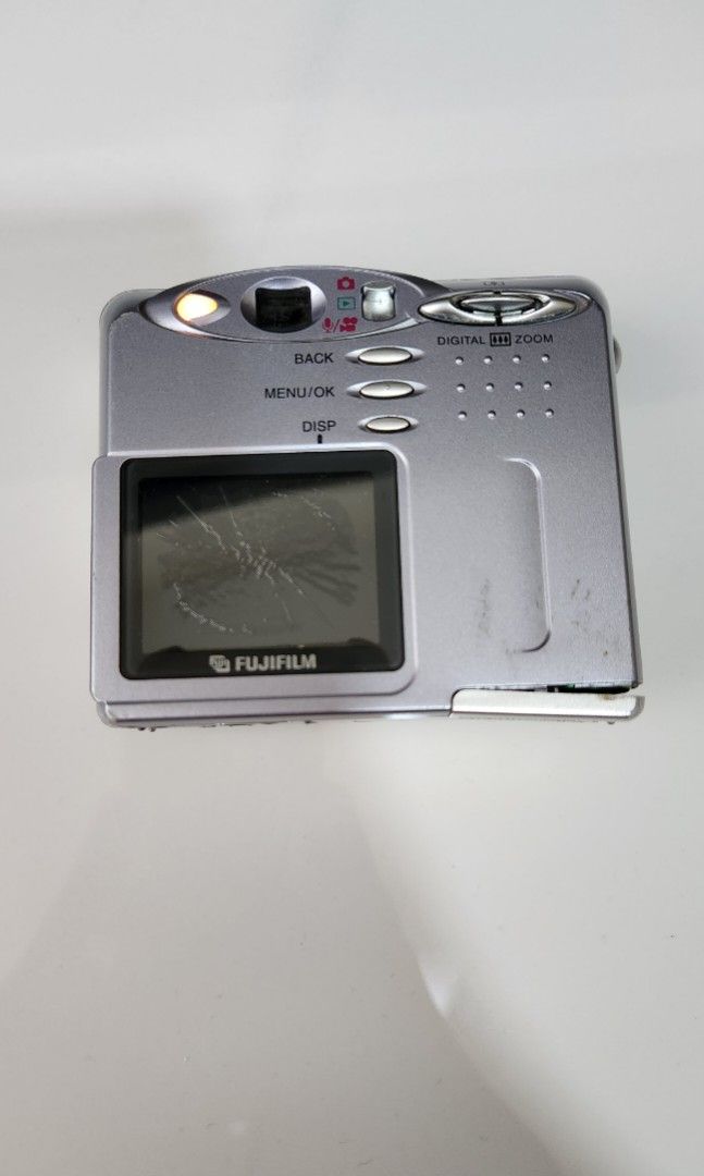 Fujifilm finepix 30i, Photography, Cameras on Carousell