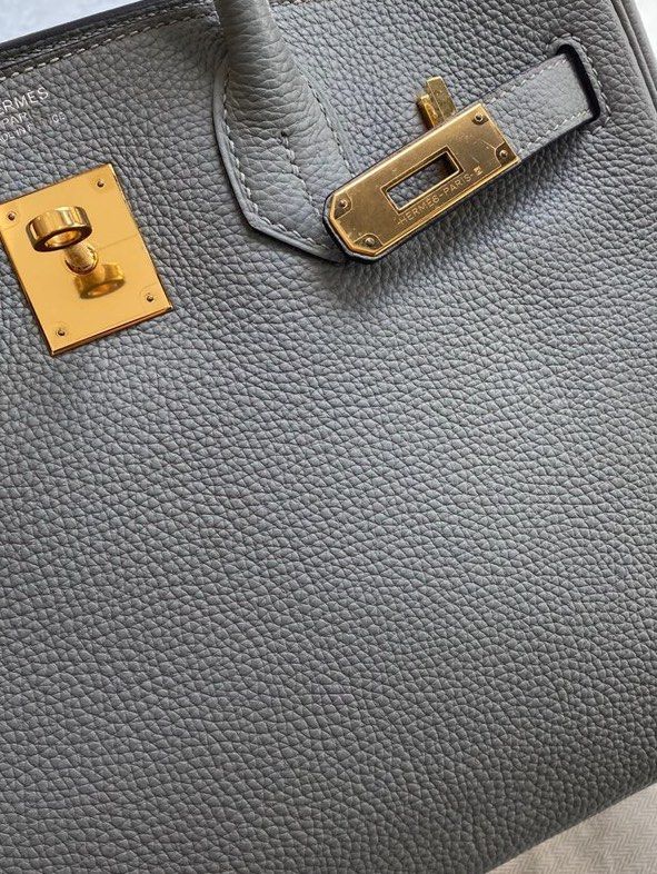 BNIB Hermès Birkin 25 Gris Mouette Togo Gold Hardware GHW A Stamp 2017,  Luxury, Bags & Wallets on Carousell