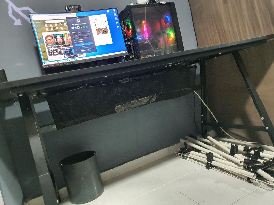 Ikea Utespelare Desk / Table, Furniture & Home Living, Furniture