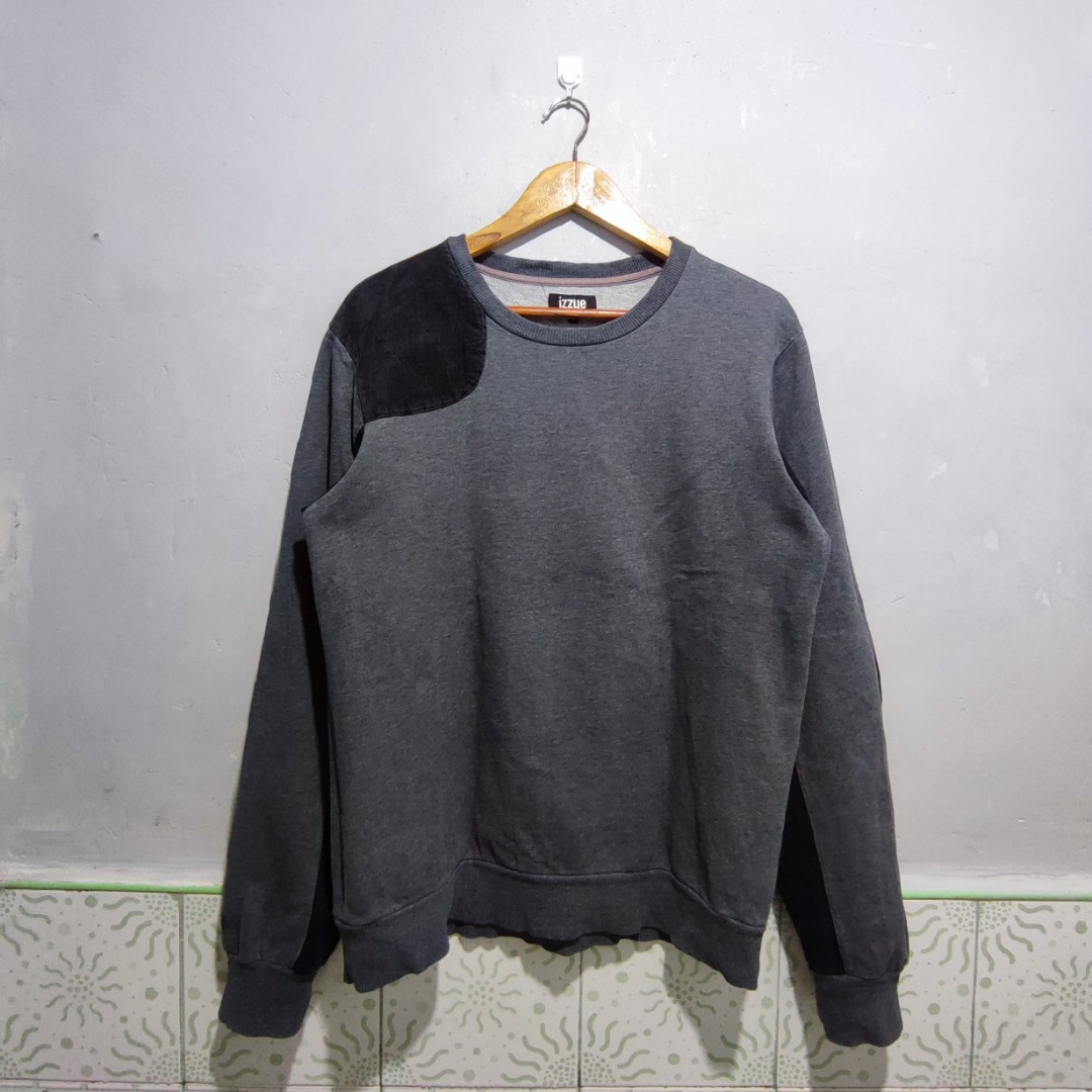 IZZUE SWEATER, Men's Fashion, Coats, Jackets and Outerwear on Carousell