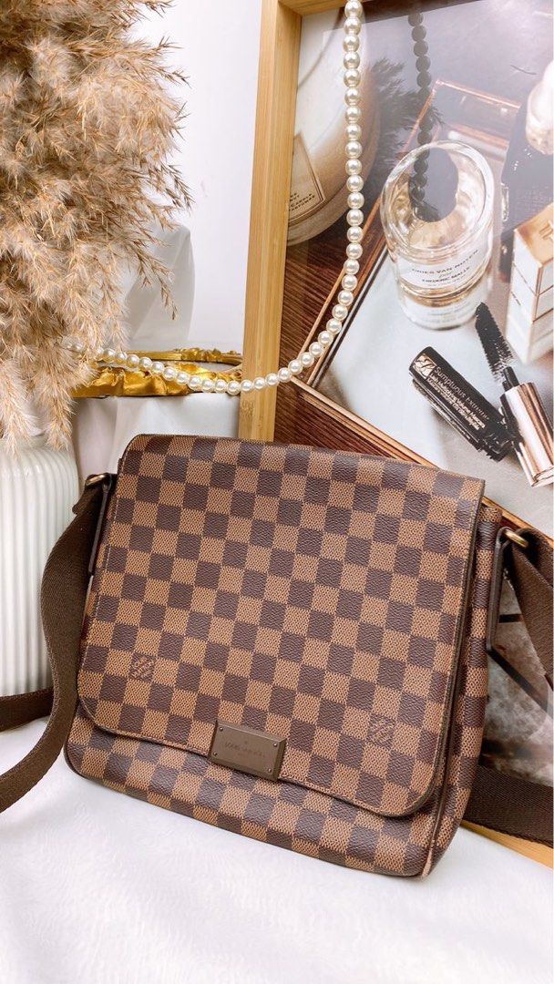 LOUIS VUITTON Damier Ebene District PM 96570