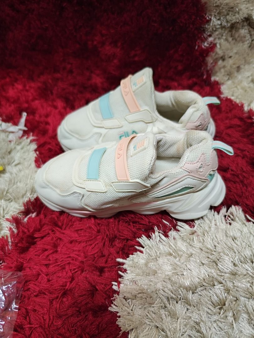 Kasut sales fila pink