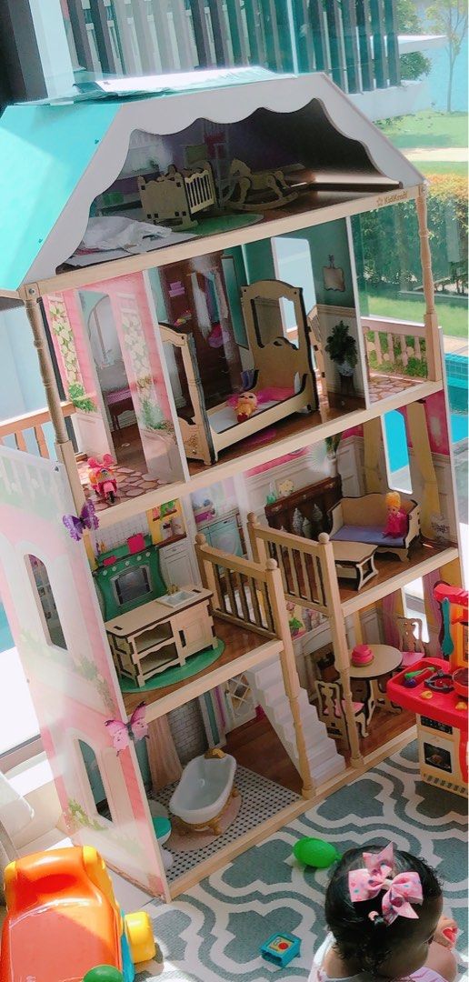 Charlotte dollhouse shop