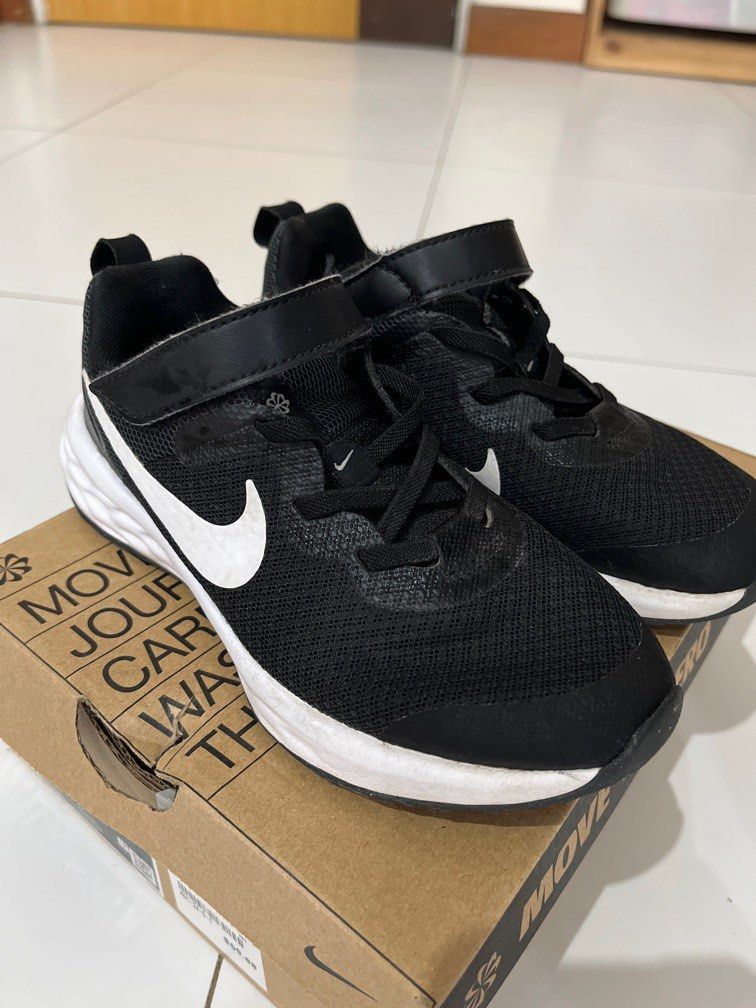 Girl nike shoes black new arrivals