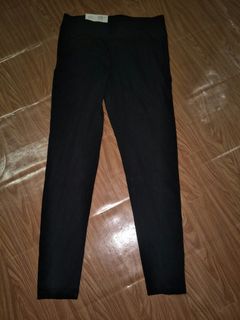 (Category: ) located in . Submitted by bundleuniqlo4all (Listing ID 1257523476, Image 1). Description: .
