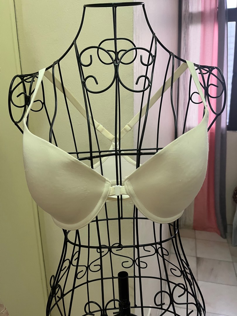 La SENZA, Intimates & Sleepwear, La Senza 36b Strapless Bras Body Kiss  Style