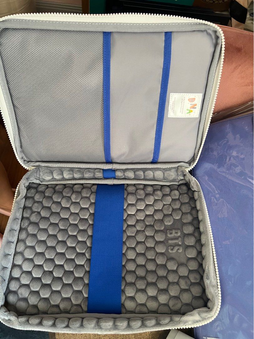 Laptop Pouch BTS DNA (Category: Laptop Bags & Sleeves) located in Manila. Submitted by ganned (Listing ID 1257566316, Image 3). Description: BTS DNA Laptop Pouch 13.3 inch .