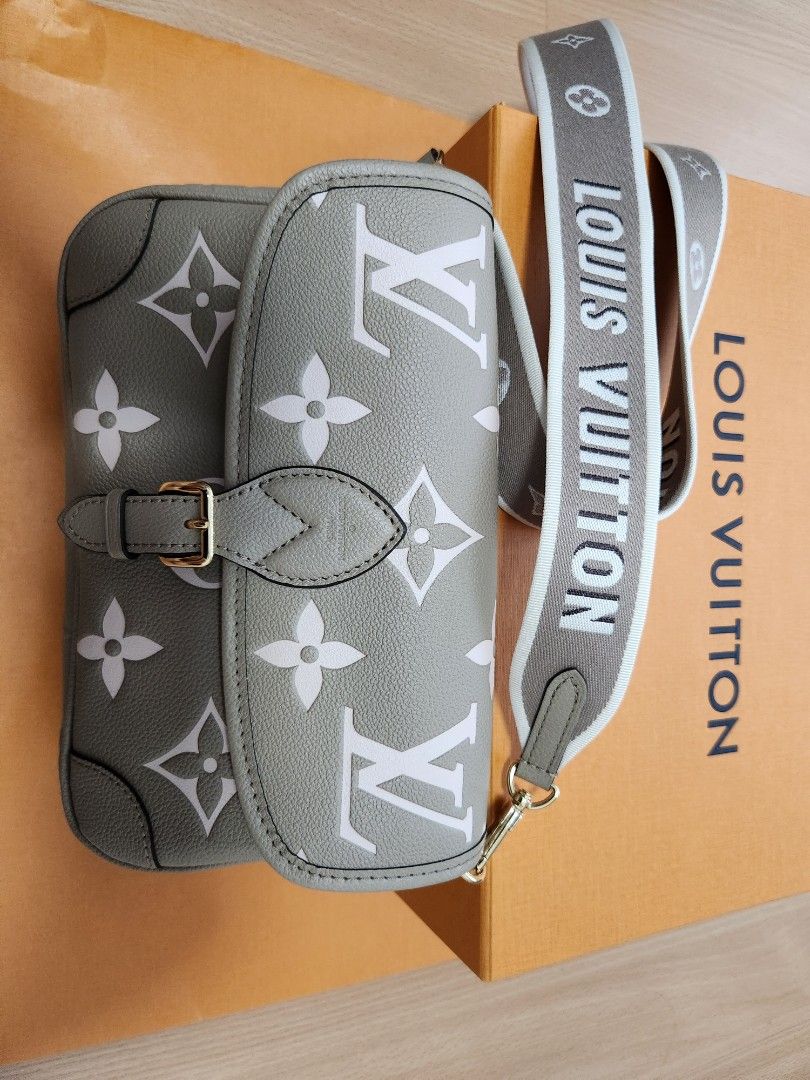 Louis Vuitton Diane NM Handbag Empreinte Leather For Sale at 1stDibs