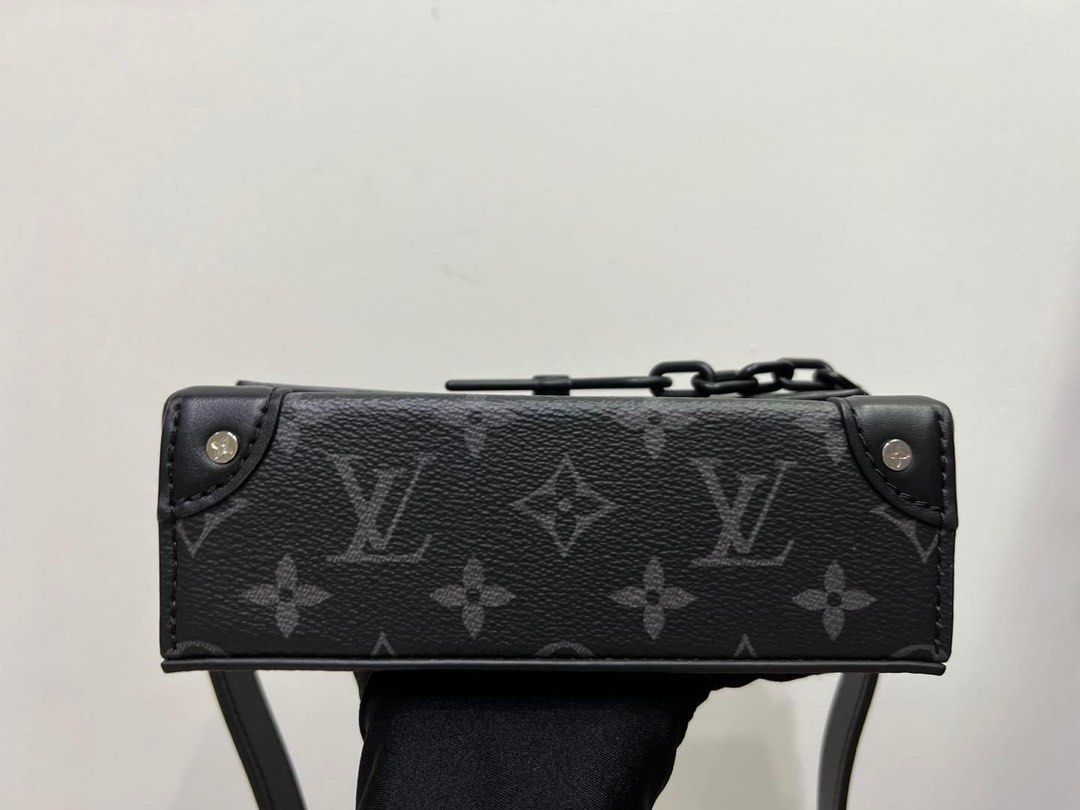 Authentic LOUIS VUITTON Monogram Eclipse Steamer Wearable Wallet M81852  Shoul