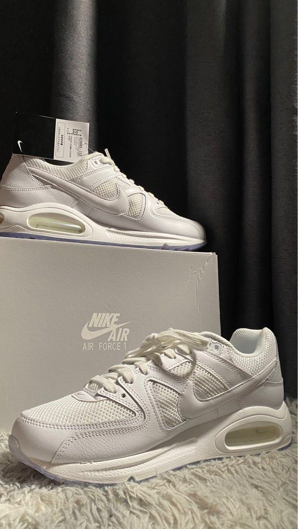 Nike air online max command outlet