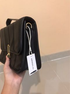 (Kategori: ) berada di . Dikirim oleh batamprelovedstuff (ID iklan 1257628079, Gambar 1). Deskripsi: .