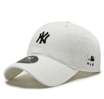 NEW ERA 9FORTY NY ADJUSTABLE CAP IN GRAY - GRAY. #newera #  Mens outdoor  jackets, Caps outfit men, New era cap outfit men