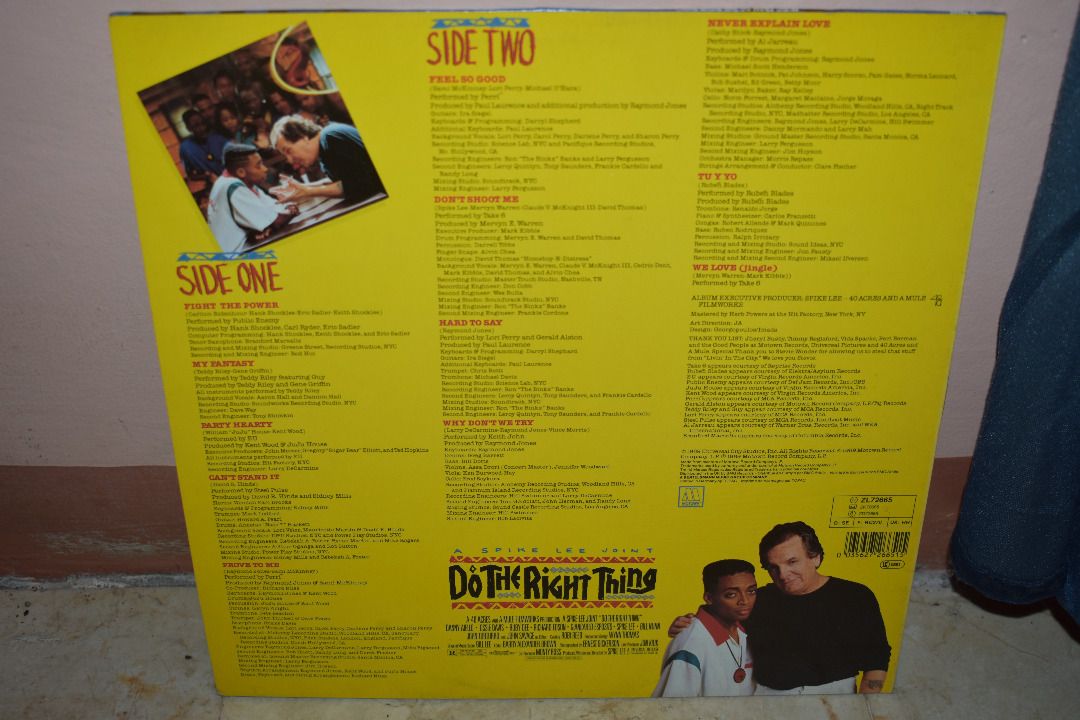 (Music from) DO THE RIGHT THING (Category: Vinyls) located in Kananga. Submitted by christian7n (Listing ID 1257626018, Image 2). Description: Soundtrack to the famous Spike Lee movie from 1989 (European & UK pressing). Contains a different version of Public Enemy's legendary "Fight The Power", here with a saxophone solo (!) by no less than Branford Marsalis. The mix is also different from the one on the "Fear Of A Black Planet" album - and many 