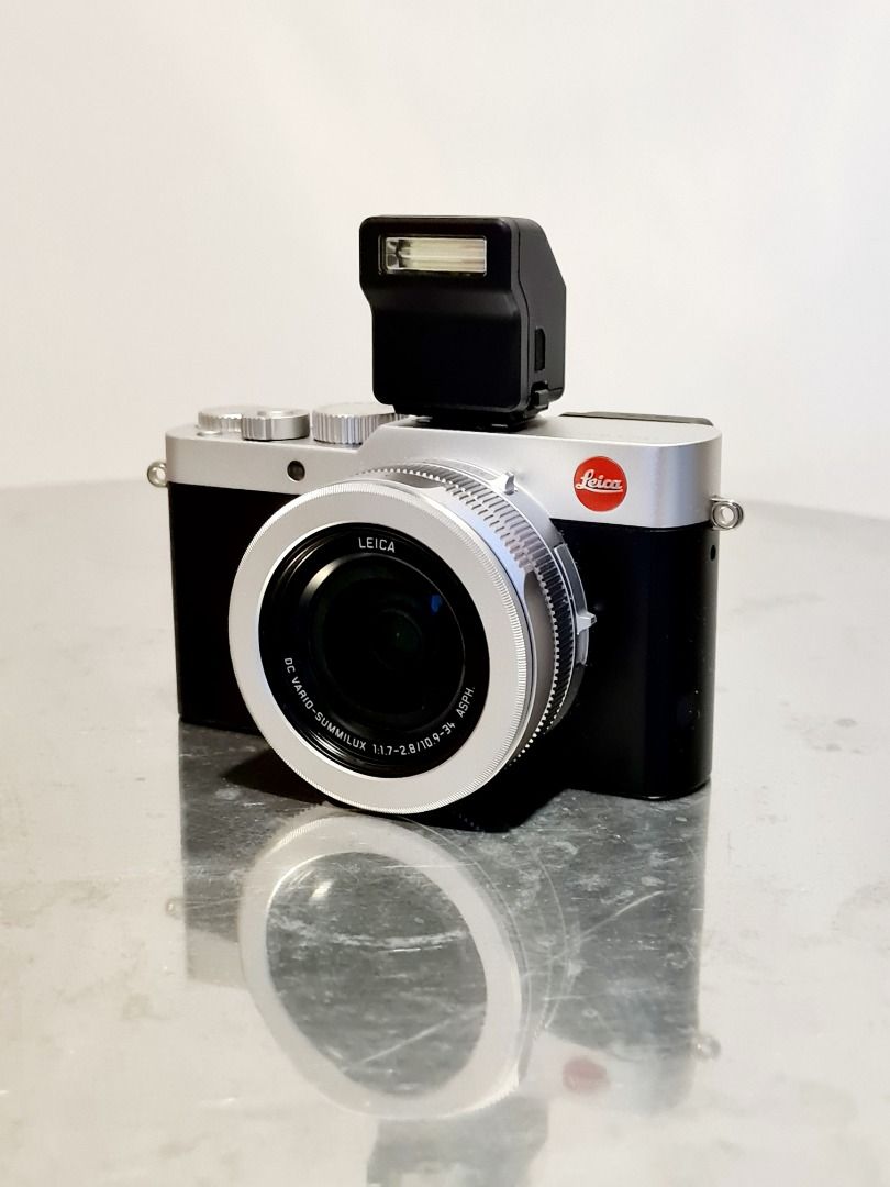 Leica D-LUX 7 Digital Camera Silver w/Vario-Summilux Lens 19115