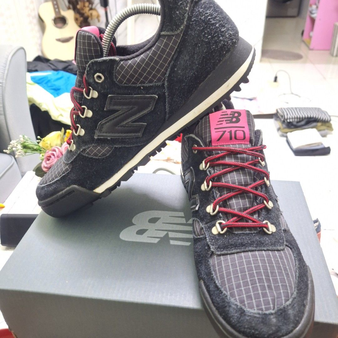New Balance 710 semi outdor sz43 Fesyen Pria Sepatu Sneakers di Carousell
