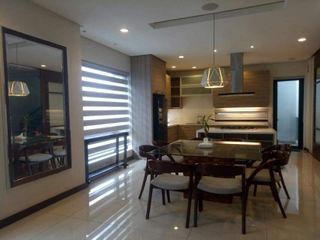 New manila townhouse
For lease for Rent
Fa: 480sqm
La:120
4floors
Fully furnish
4 br with t&b
1 maids room with small kitchen
1 drivers room
1 storage room
1outside small kitchen
3 car garage
Common area swimming pool
24hrs shift guard on duty
250k Inclus