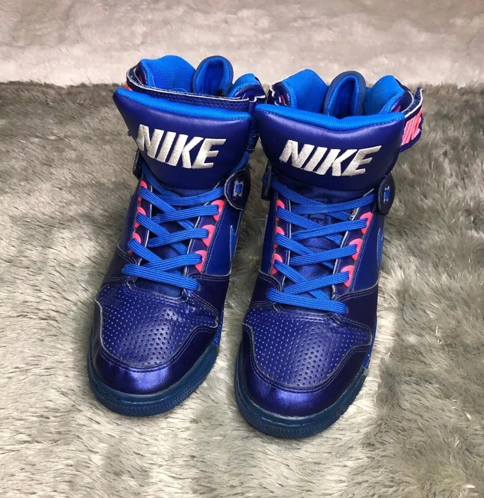 Nike revolution sky hi 2025
