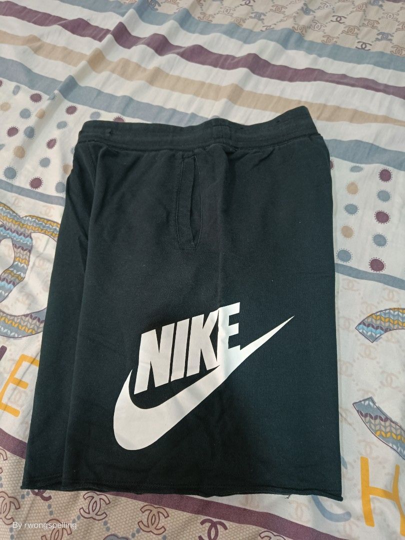 Nike Alumni shorts Men s Fashion Bottoms Shorts on Carousell