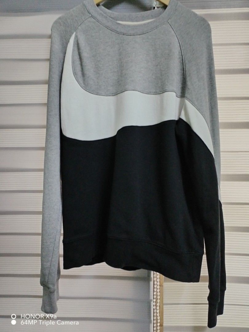 Pull nike hotsell swoosh gris