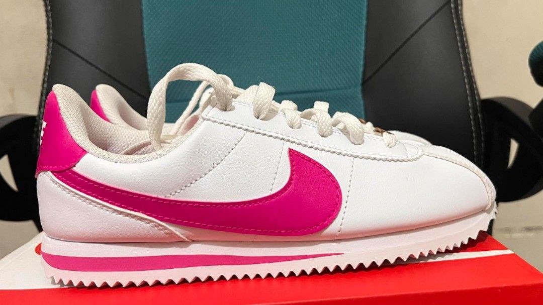 Pink nike hotsell cortez mens