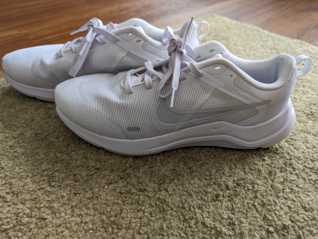 All white sales running shoes mens
