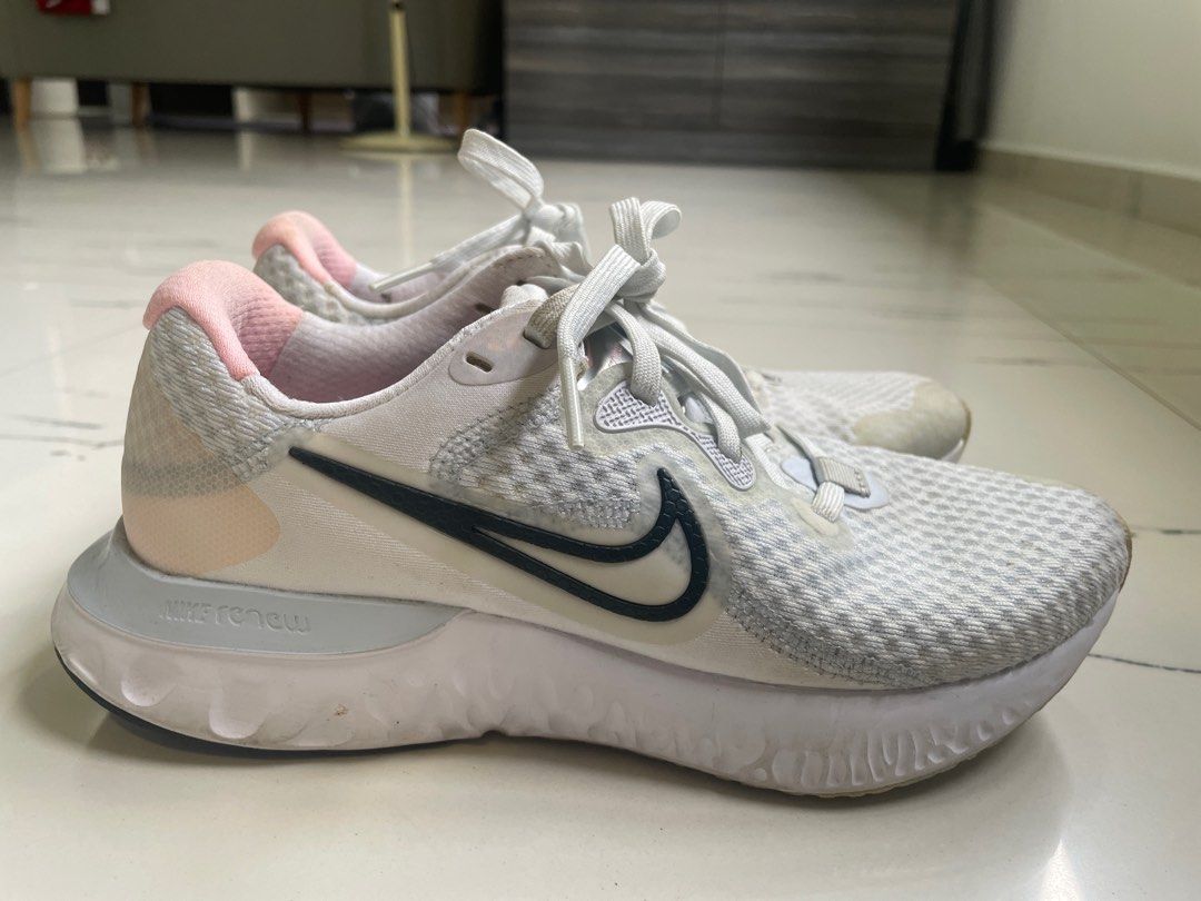 womens nike renew run