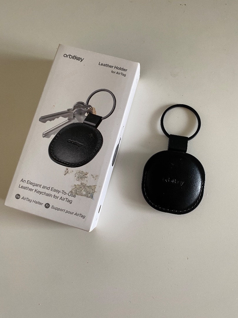 Orbitkey Leather Holder for apple airtag, Men's Fashion, Watches