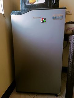Panasonic 5.6 cu.ft Refrigerator