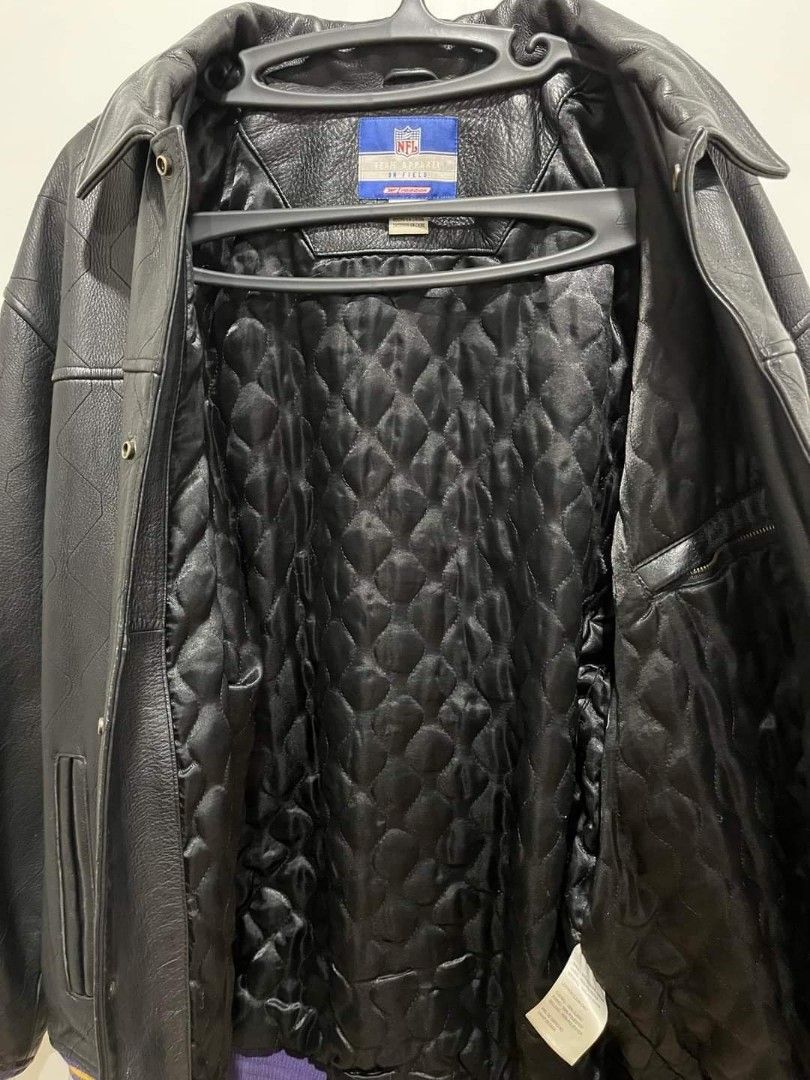 Reebok vintage leather (Category: Coats, Jackets and Outerwear) located in Caloocan City. Submitted by graciee85 (Listing ID 1257638491, Image 2). Description: REEBOK NFL VIKINGS VINTAGE JACKET DIAMOND CUT LEATHER EXCELLENT CONDITION NO ISSUE XL on tag 28W 30½L Mdyo pricey pm sa intresado FROM U.S PA PO YAN.