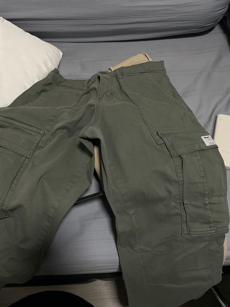 Relaxed fit cargo, Men's Fashion, Bottoms, Trousers on Carousell