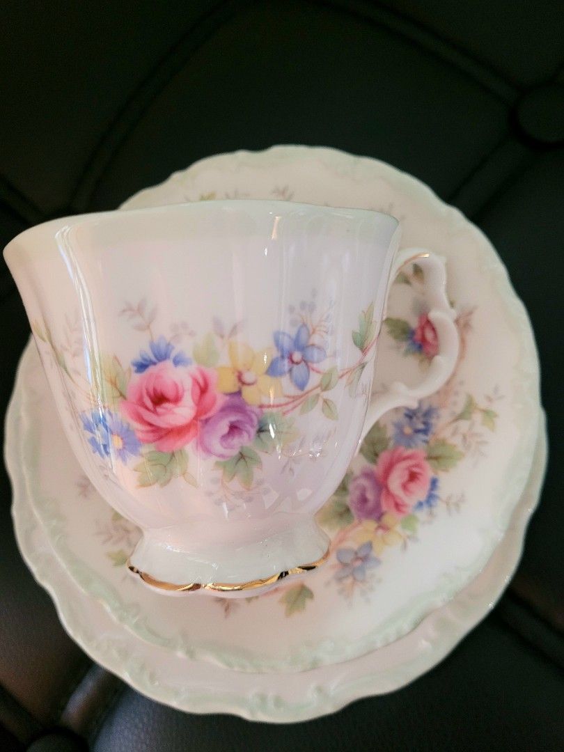 Royal Albert Colleen England, Furniture & Home Living, Kitchenware ...